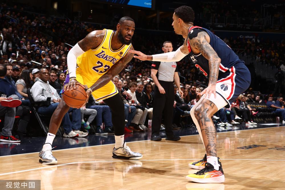 引人注意的 引人注意的